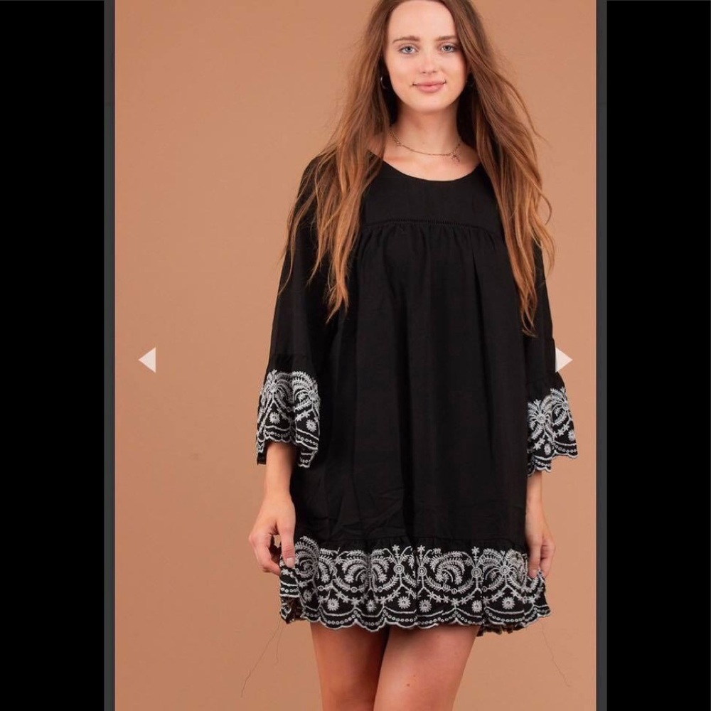 Beautiful Black and White Fall Dress